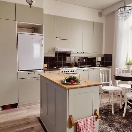 Apartamento Wanha Apteekkari In Old Town, Raahe